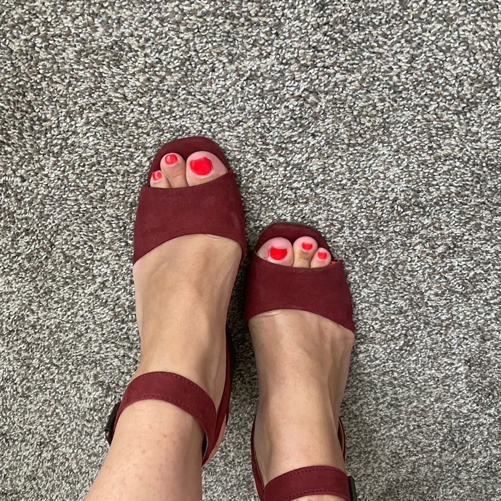 Universal Thread sandals - Picture 4 of 6